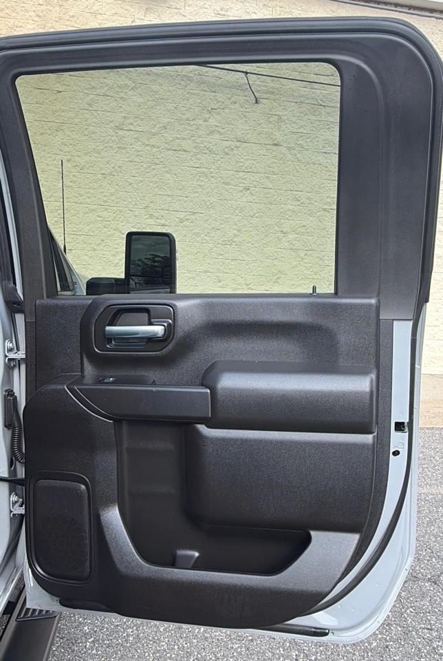 Chevrolet Silverado 2500HD 4WD Crew Cab 159" Custom 2025
