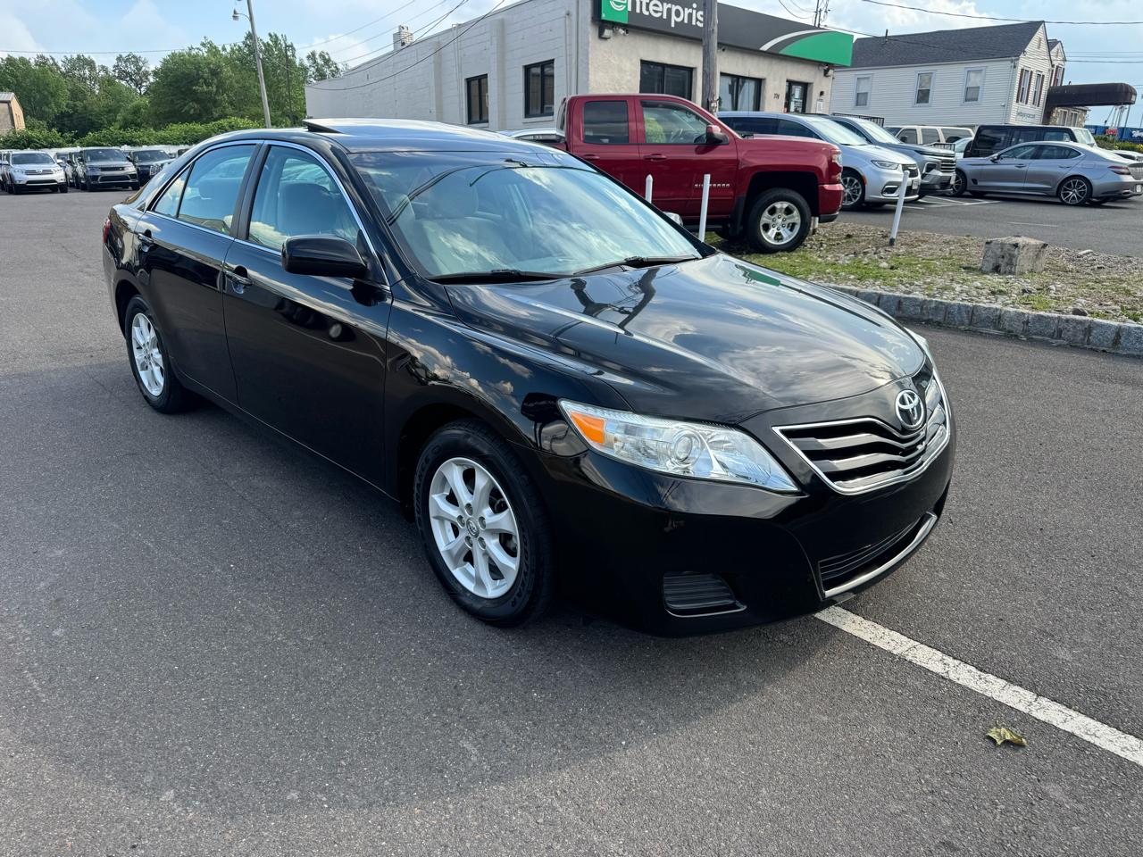 Toyota Camry 4dr Sdn I4 Man LE (Natl) 2011