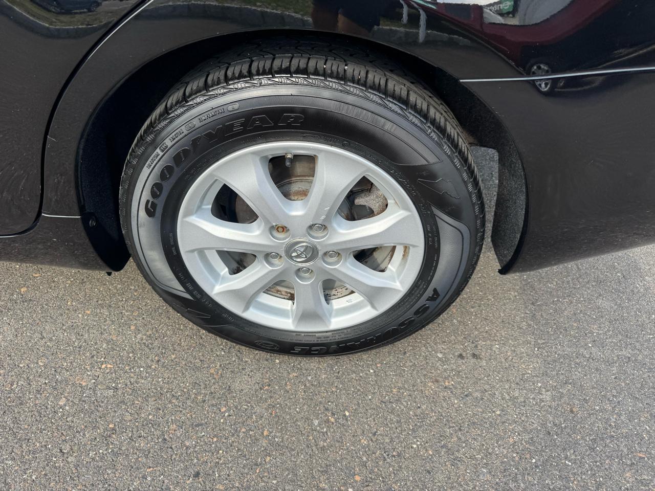 Toyota Camry 4dr Sdn I4 Man LE (Natl) 2011