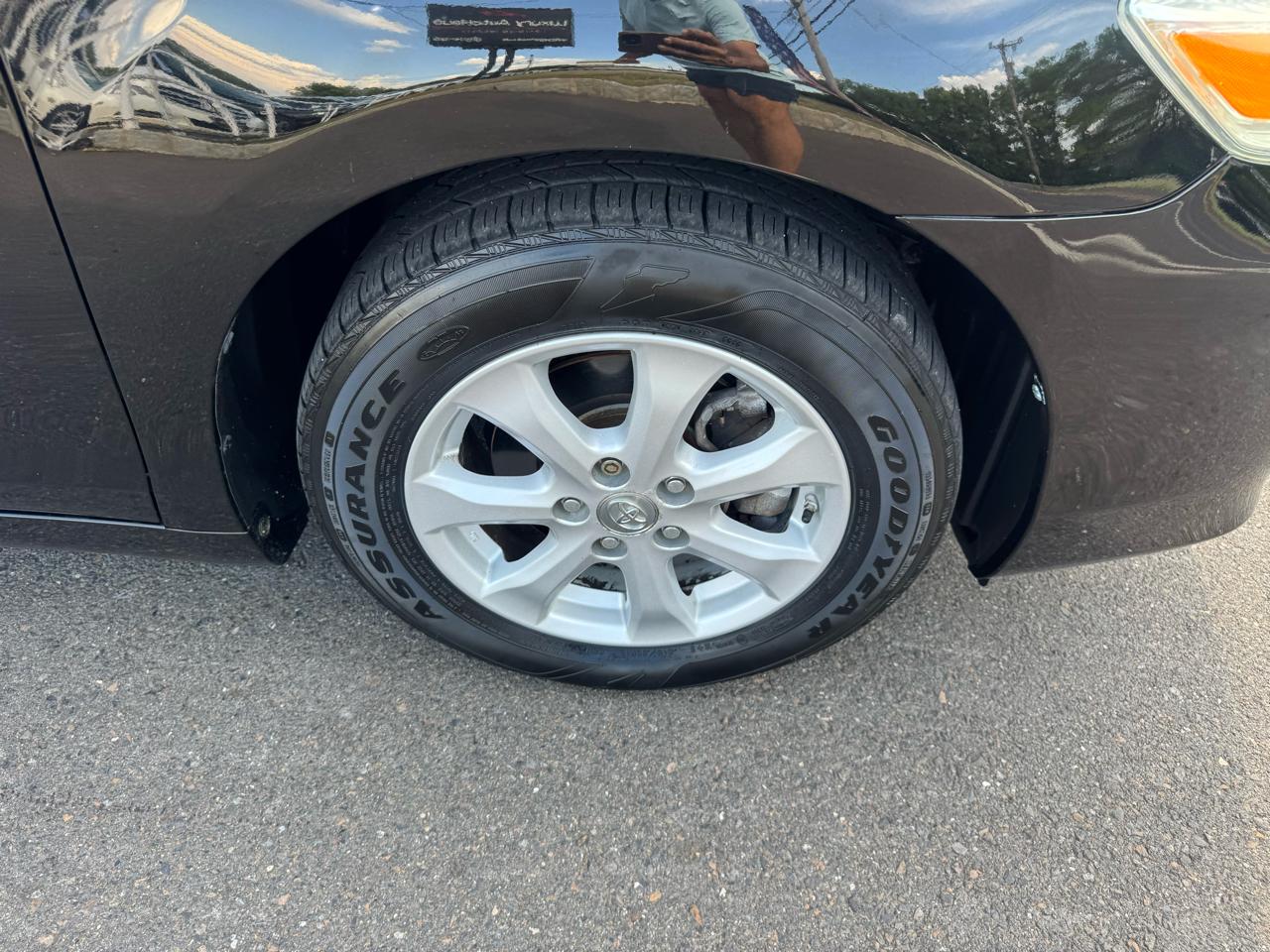 Toyota Camry 4dr Sdn I4 Man LE (Natl) 2011