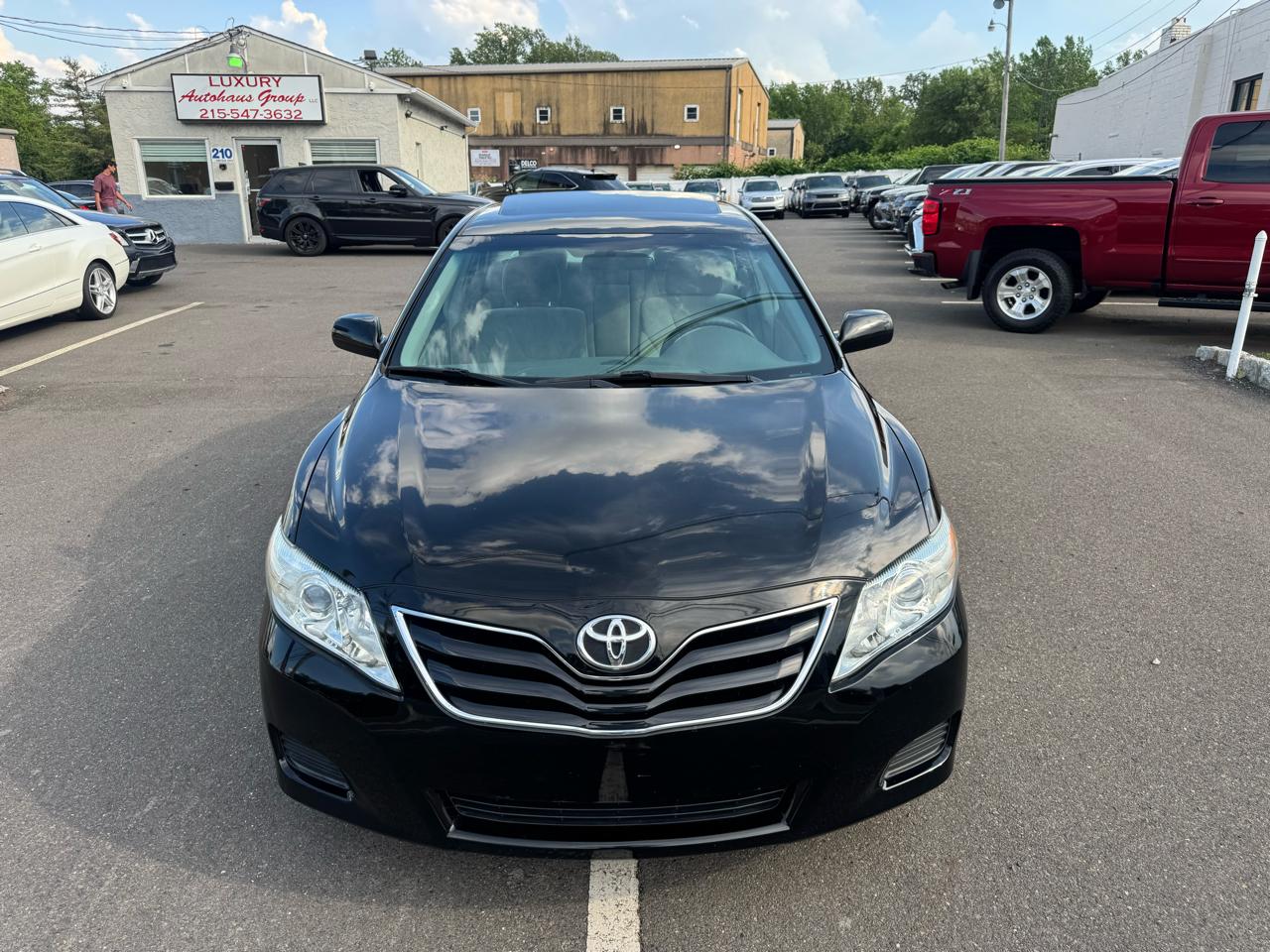 Toyota Camry 4dr Sdn I4 Man LE (Natl) 2011
