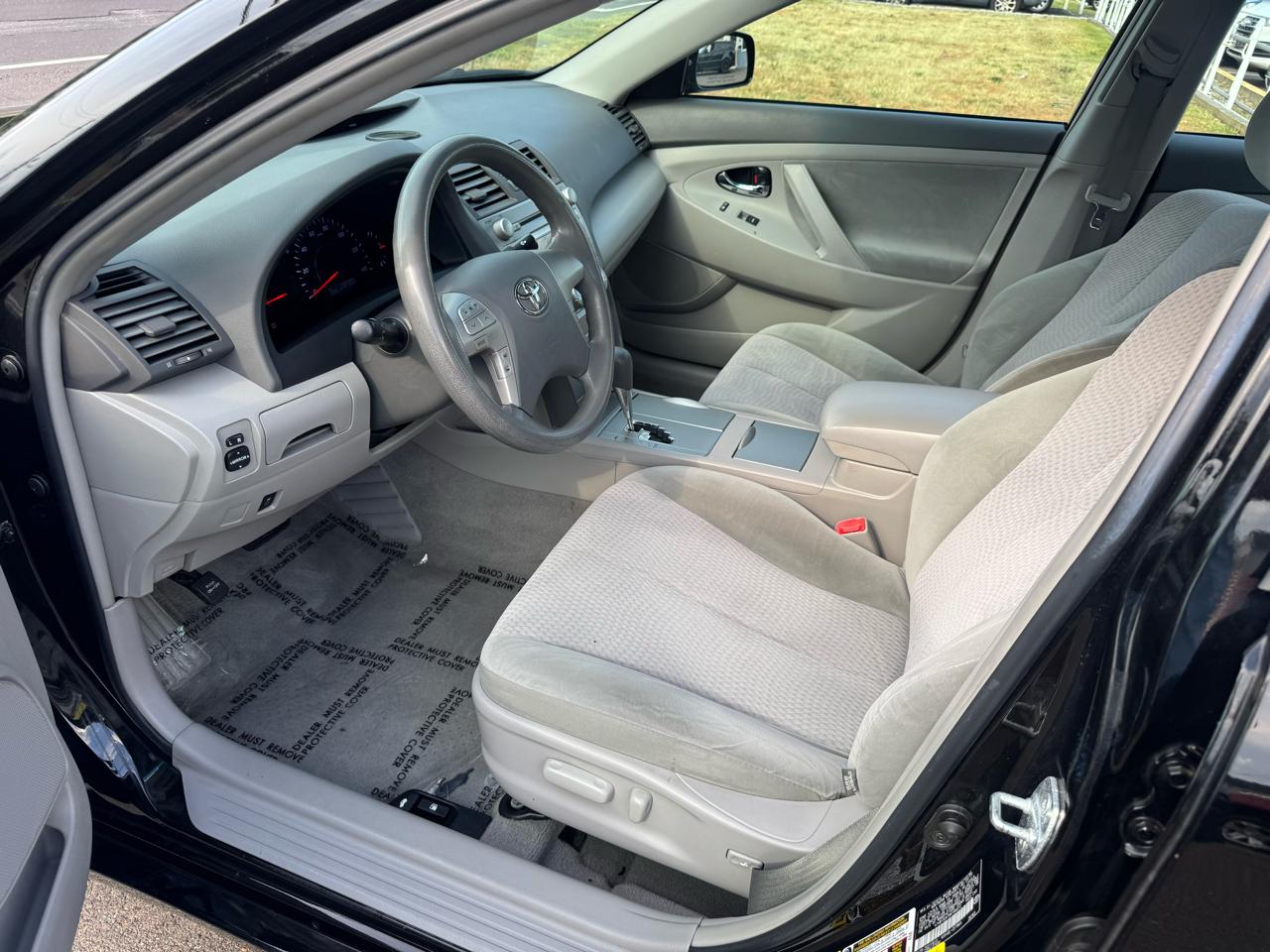 Toyota Camry 4dr Sdn I4 Man LE (Natl) 2011
