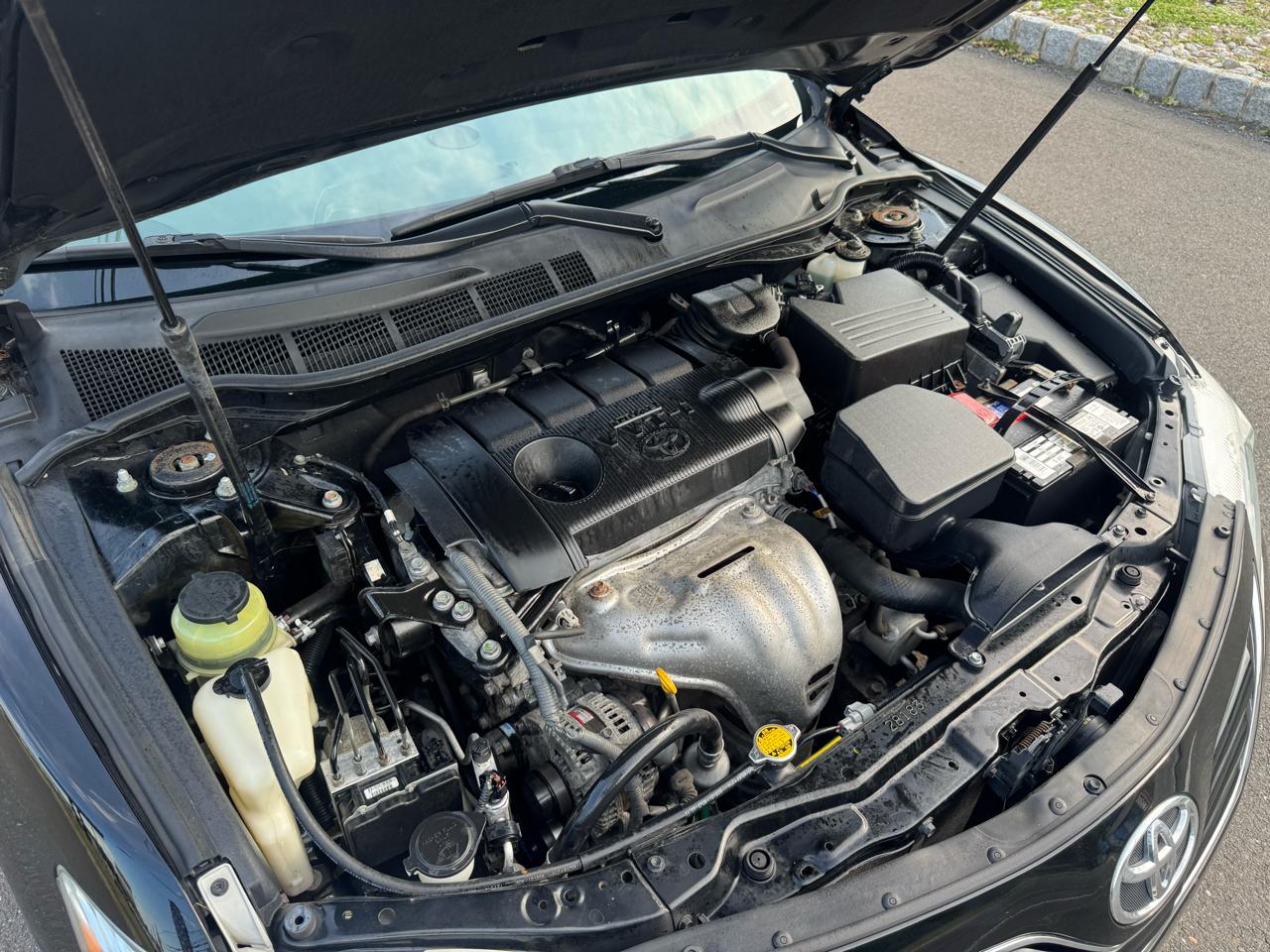 Toyota Camry 4dr Sdn I4 Man LE (Natl) 2011