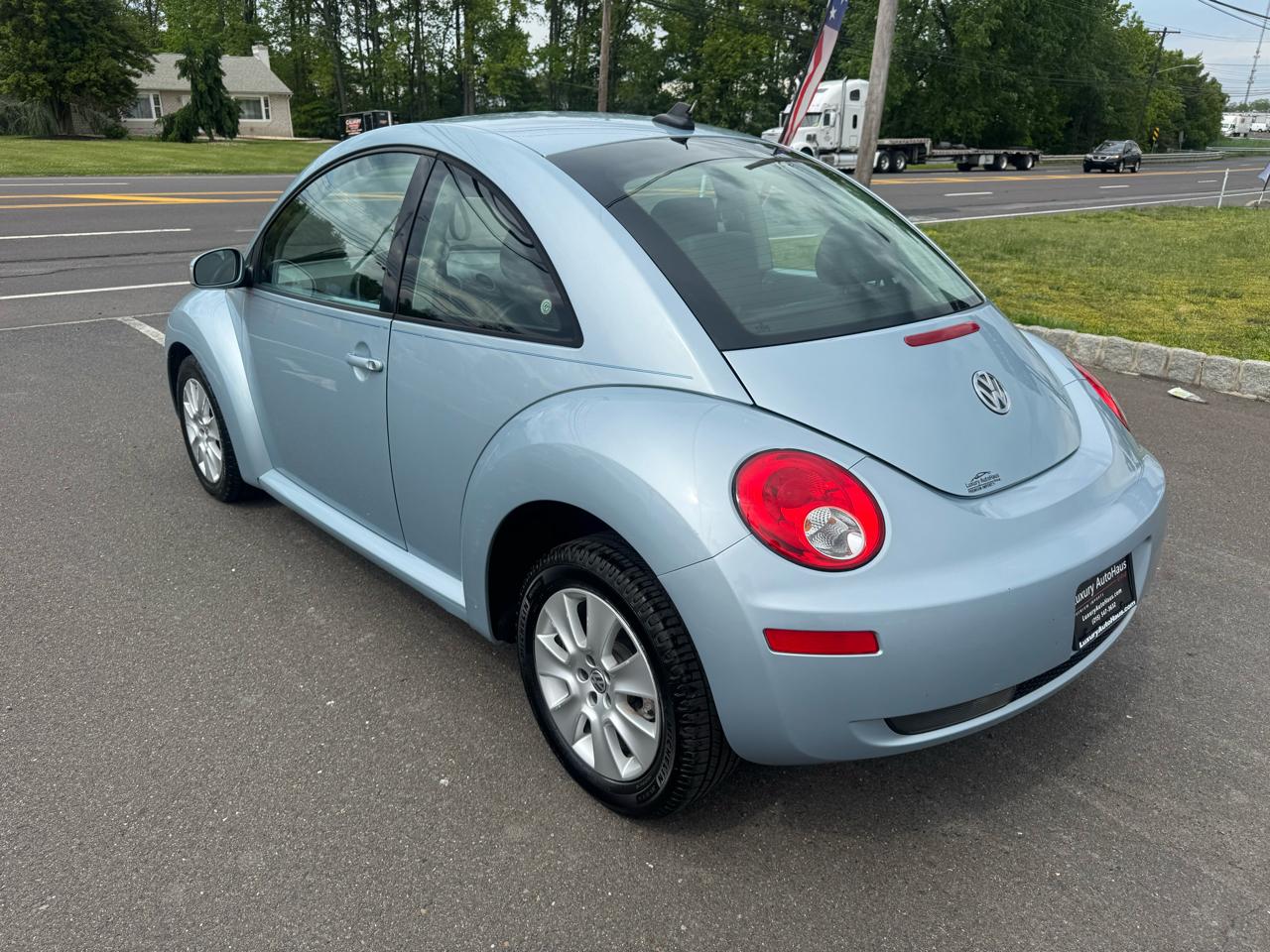 Volkswagen New Beetle Coupe 2dr Man S PZEV 2009