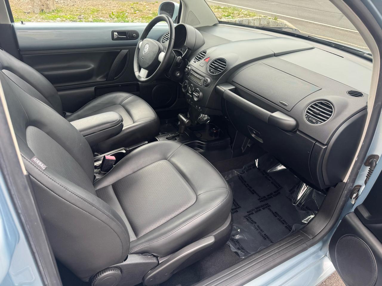 Volkswagen New Beetle Coupe 2dr Man S PZEV 2009