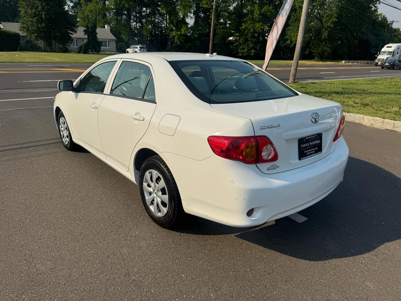 Toyota Corolla 4dr Sdn Auto LE (Natl) 2010