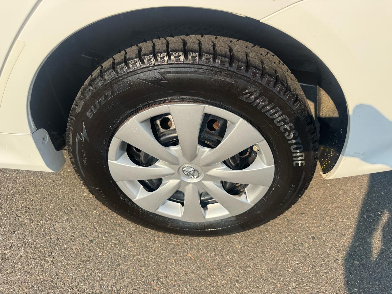 Toyota Corolla 4dr Sdn Auto LE (Natl) 2010