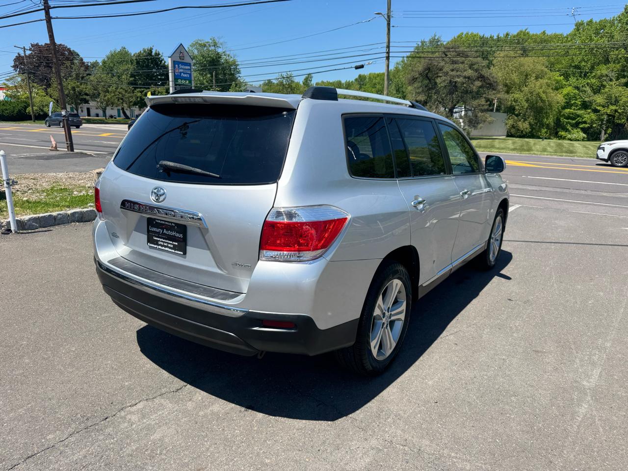 Toyota Highlander 4WD 4dr V6 Limited (Natl) 2013