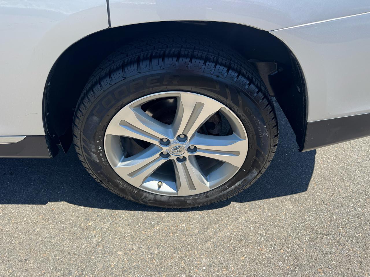 Toyota Highlander 4WD 4dr V6 Limited (Natl) 2013