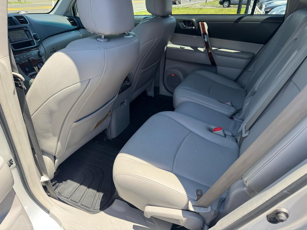 Toyota Highlander 4WD 4dr V6 Limited (Natl) 2013
