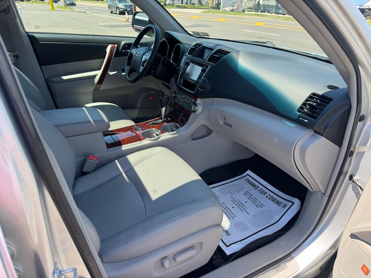 Toyota Highlander 4WD 4dr V6 Limited (Natl) 2013