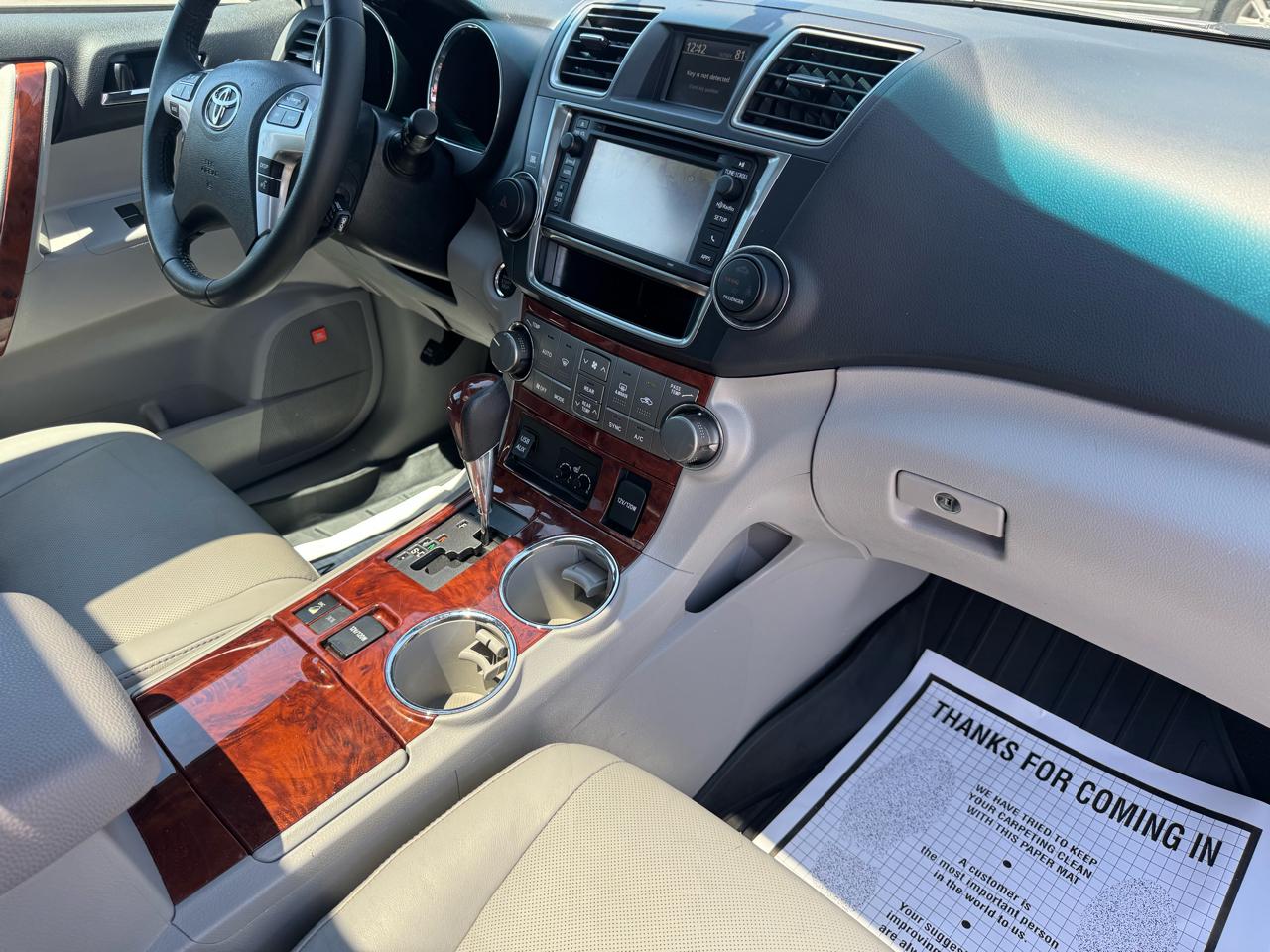 Toyota Highlander 4WD 4dr V6 Limited (Natl) 2013