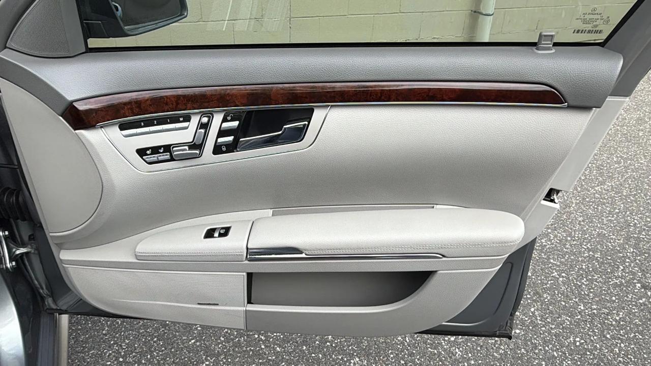 Mercedes-Benz S-Class 4dr Sdn S 550 4MATIC 2012