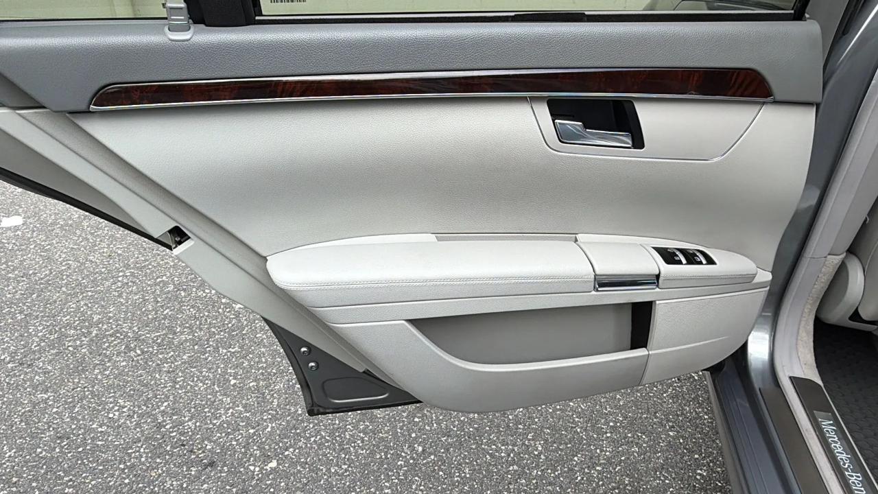 Mercedes-Benz S-Class 4dr Sdn S 550 4MATIC 2012