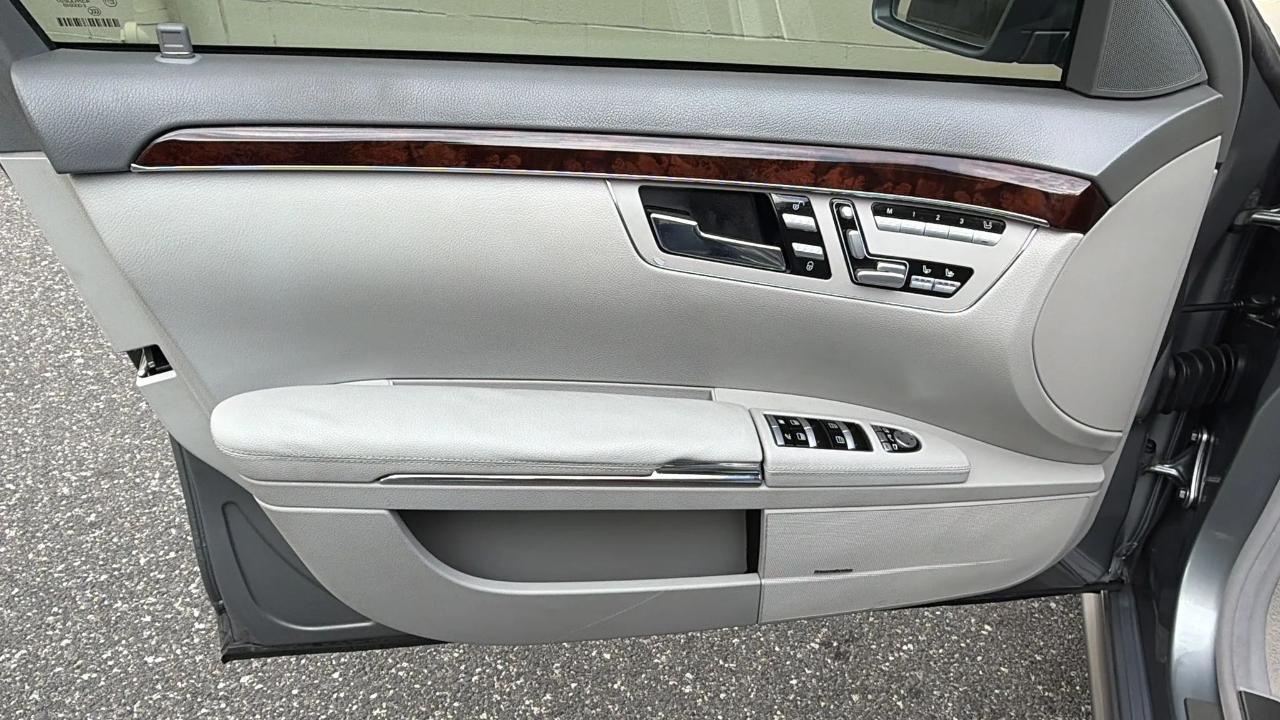 Mercedes-Benz S-Class 4dr Sdn S 550 4MATIC 2012