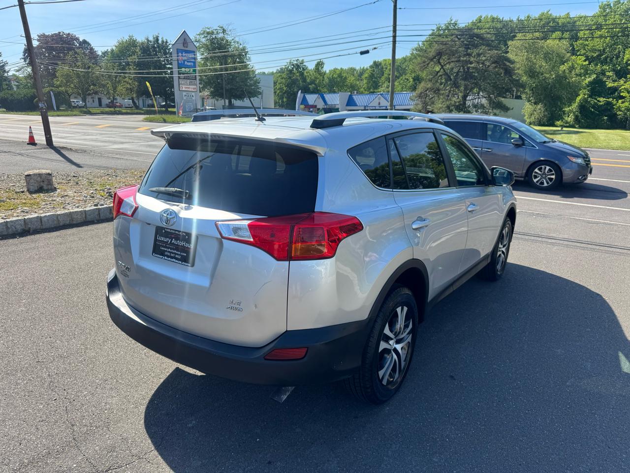 Toyota RAV4 AWD 4dr LE (Natl) 2015