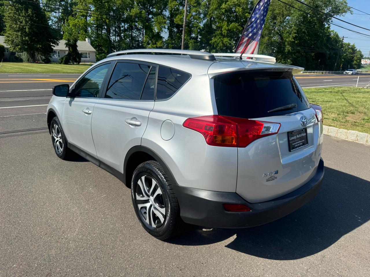 Toyota RAV4 AWD 4dr LE (Natl) 2015