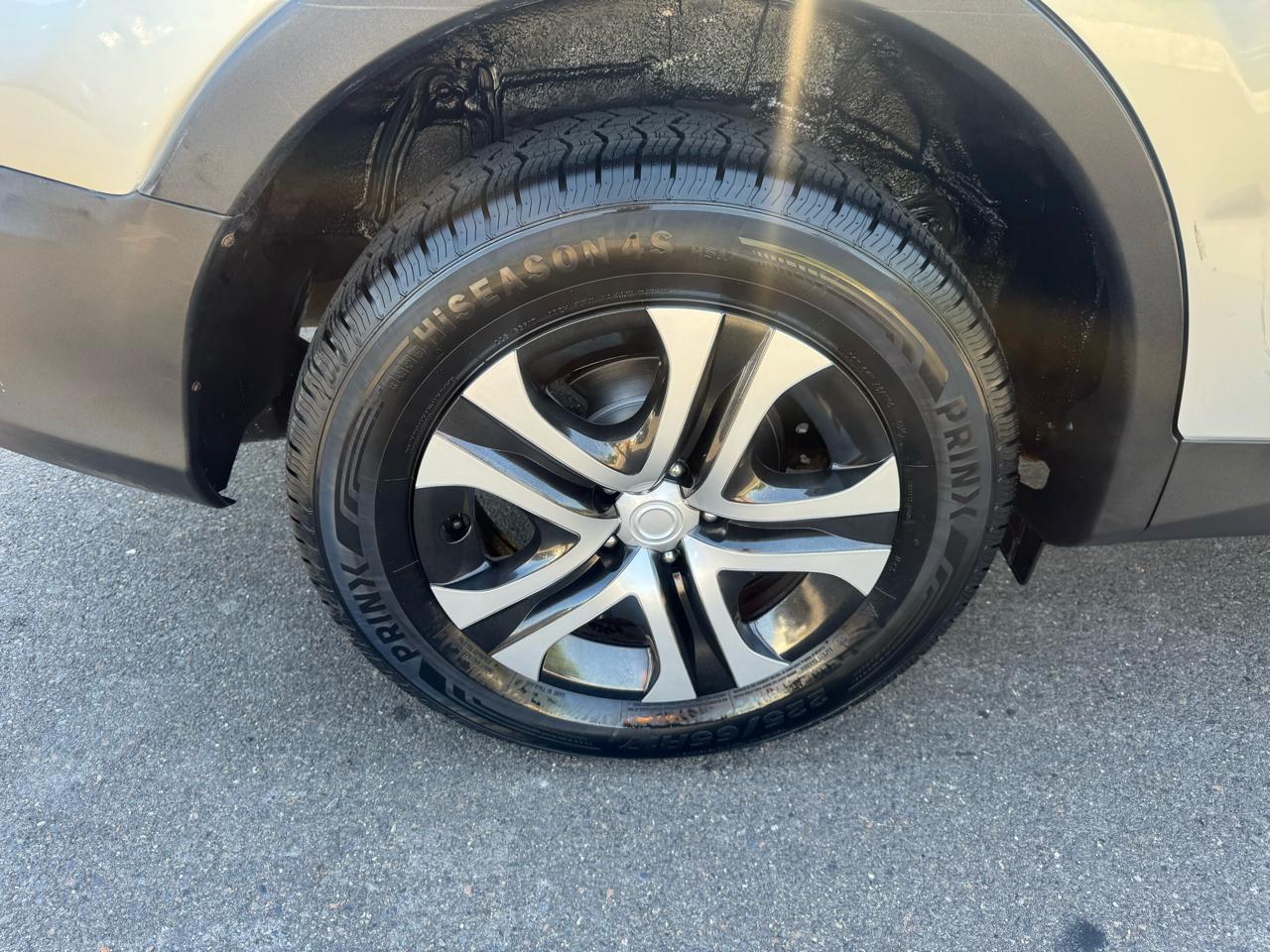 Toyota RAV4 AWD 4dr LE (Natl) 2015