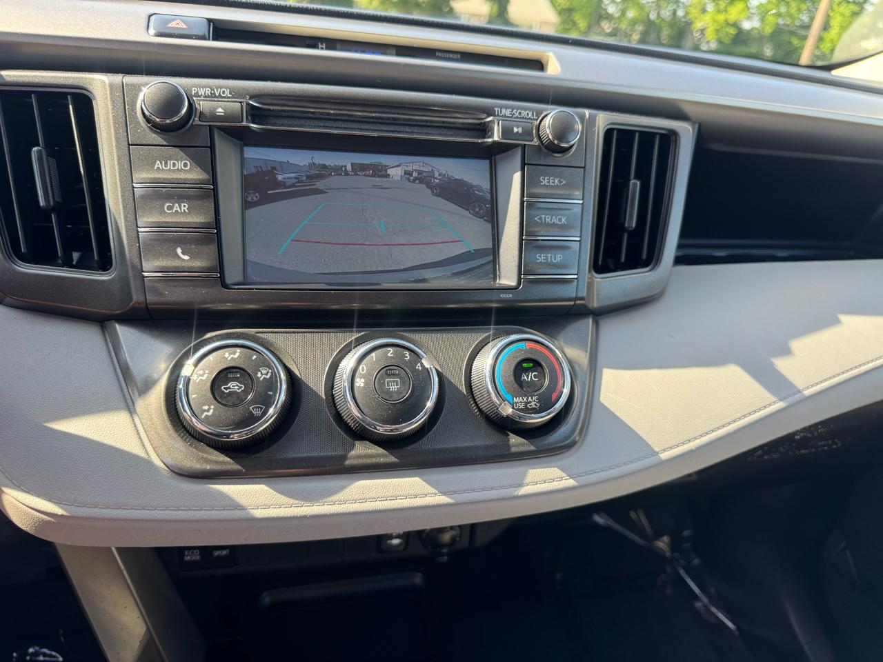Toyota RAV4 AWD 4dr LE (Natl) 2015