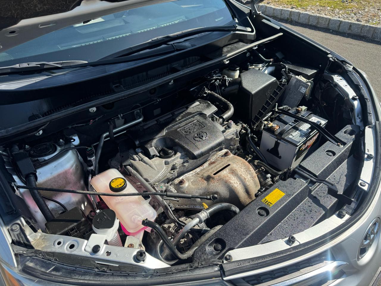 Toyota RAV4 AWD 4dr LE (Natl) 2015