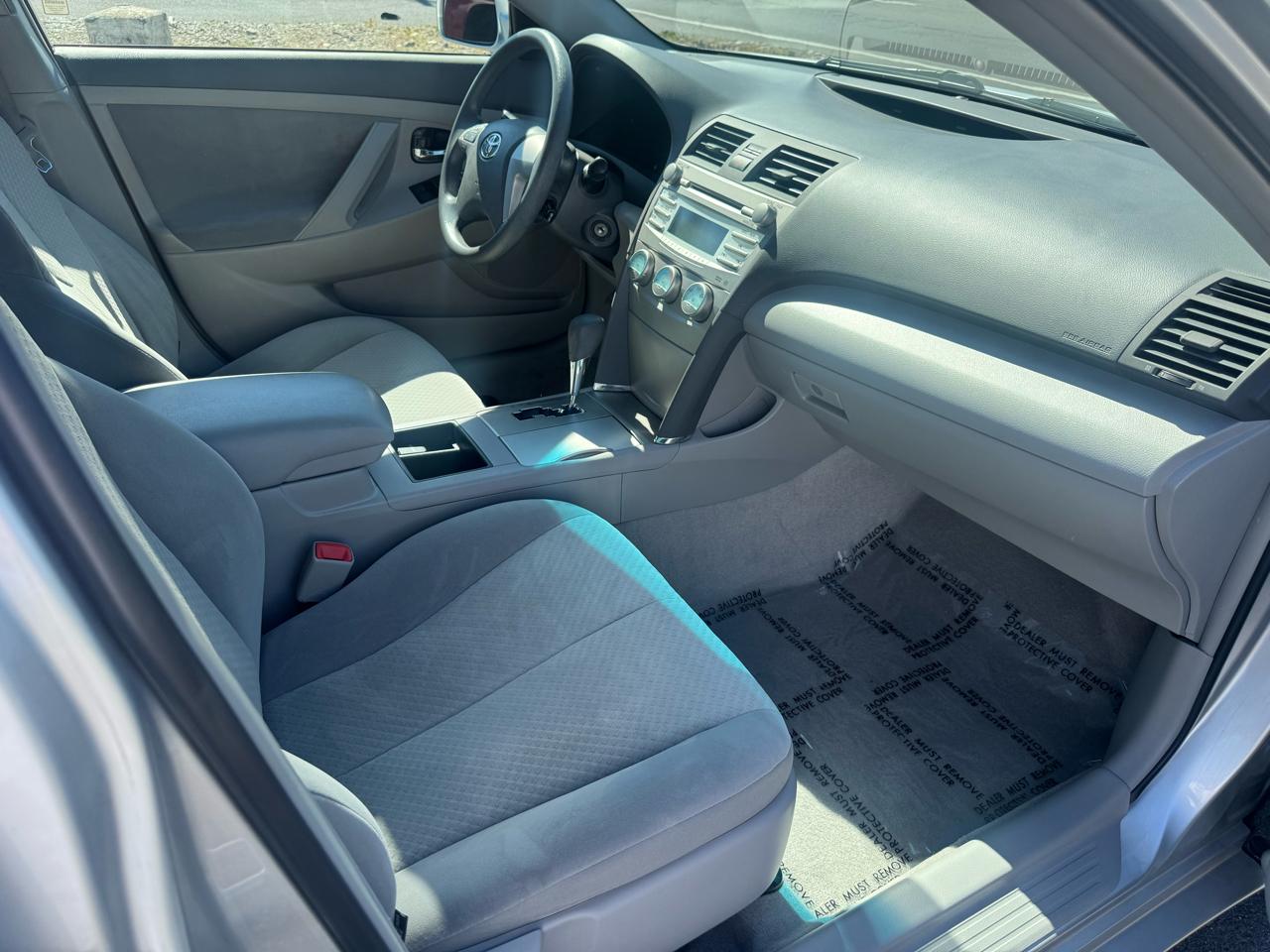 Toyota Camry 4dr Sdn I4 Man (Natl) 2009