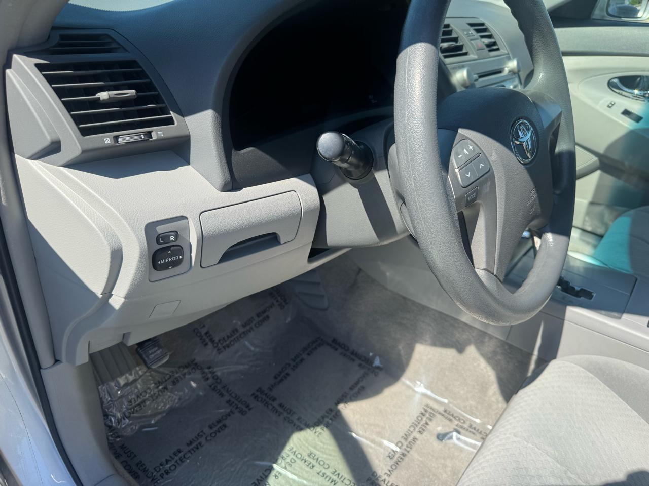 Toyota Camry 4dr Sdn I4 Man (Natl) 2009