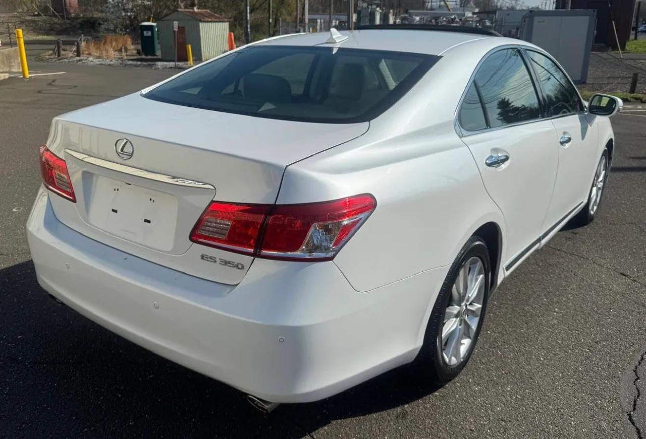 Lexus ES 350 4D Sedan 2012