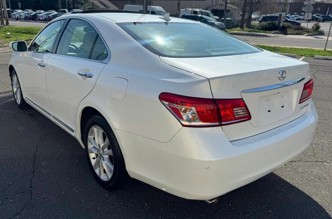 Lexus ES 350 4D Sedan 2012