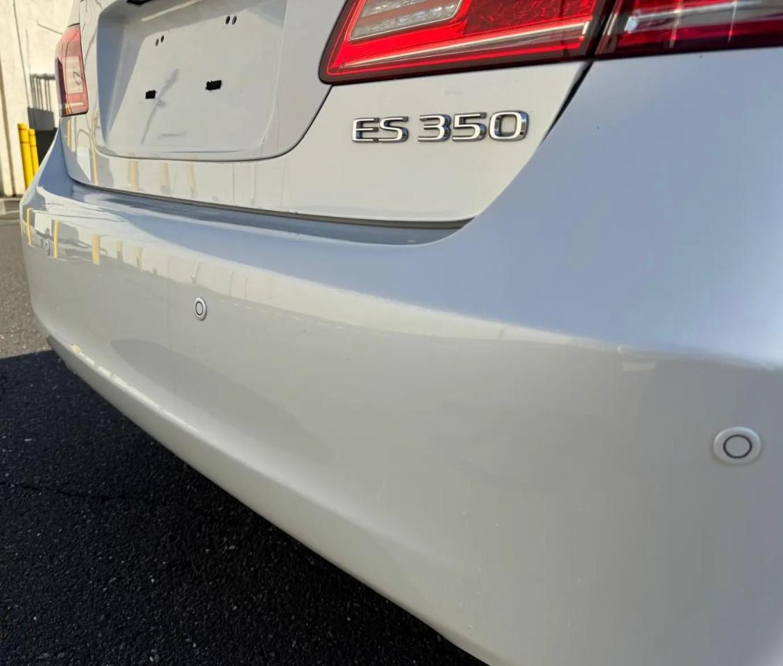 Lexus ES 350 4D Sedan 2012
