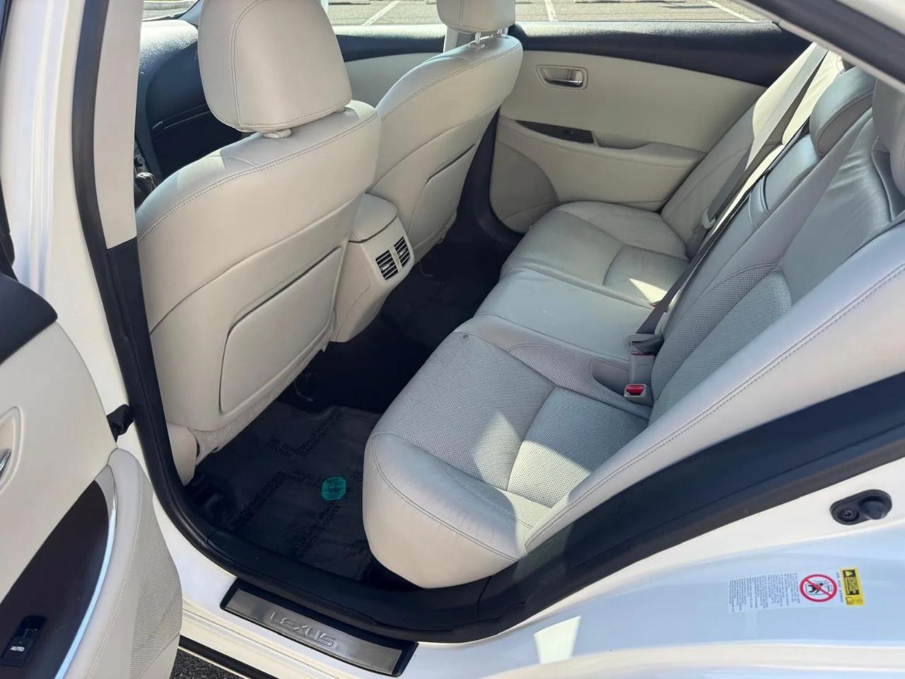 Lexus ES 350 4D Sedan 2012