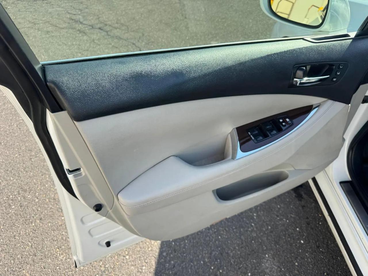 Lexus ES 350 4D Sedan 2012