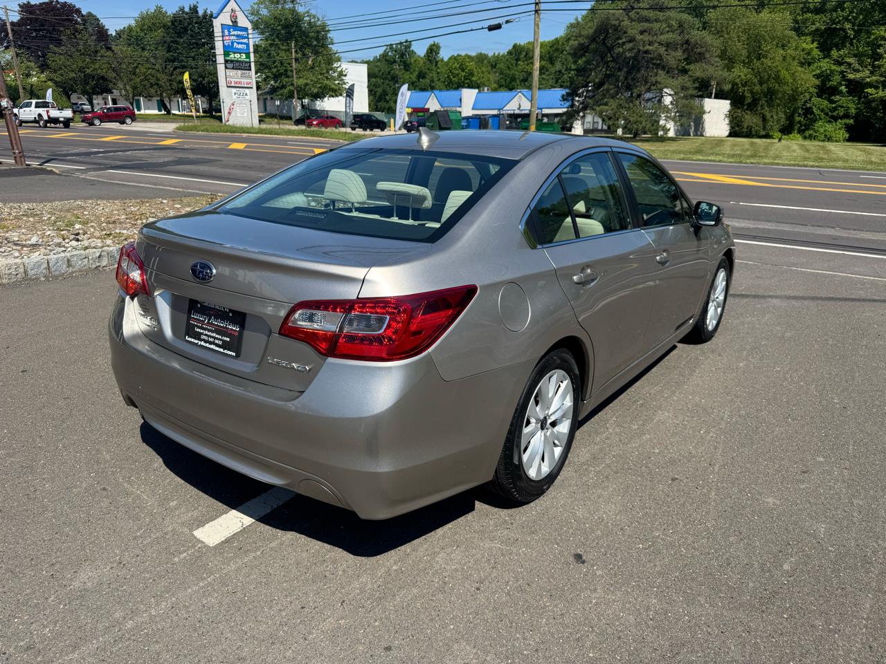 Subaru Legacy 4dr Sdn 2.5i Premium PZEV 2016