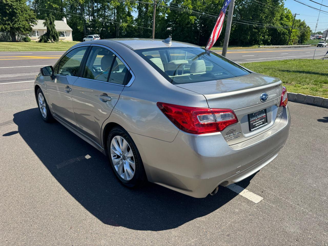 Subaru Legacy 4dr Sdn 2.5i Premium PZEV 2016