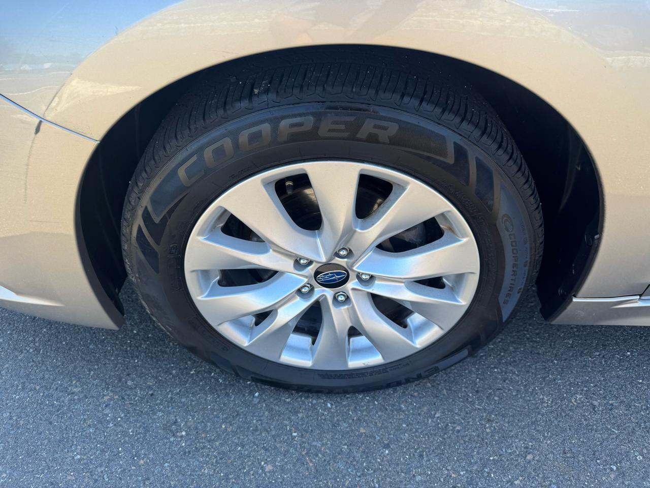 Subaru Legacy 4dr Sdn 2.5i Premium PZEV 2016