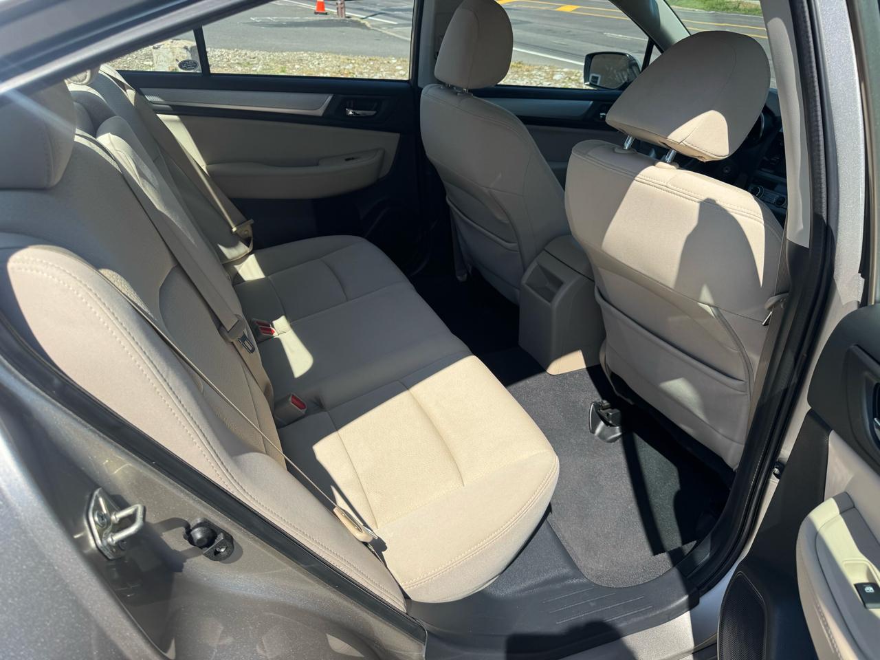 Subaru Legacy 4dr Sdn 2.5i Premium PZEV 2016