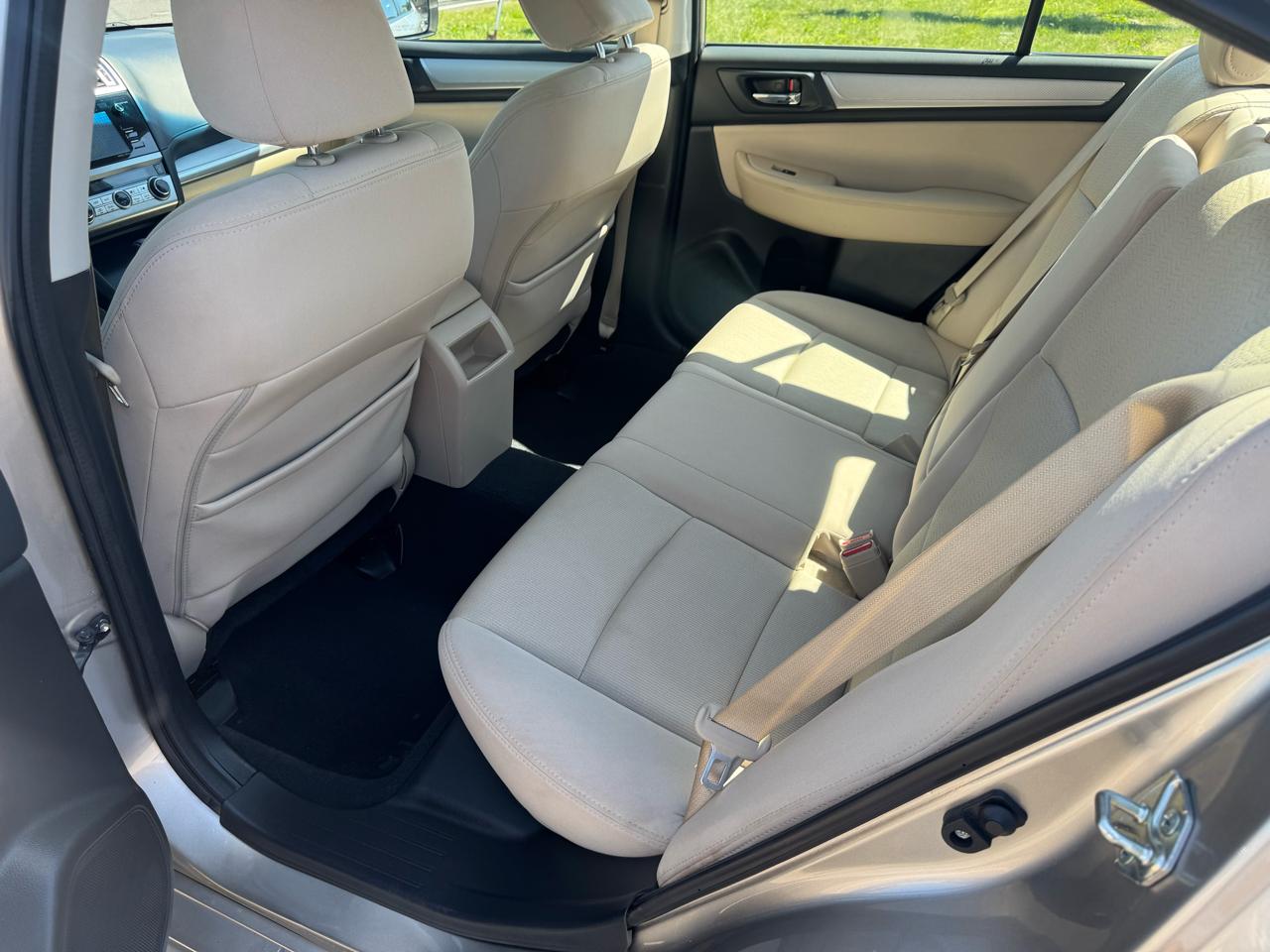 Subaru Legacy 4dr Sdn 2.5i Premium PZEV 2016