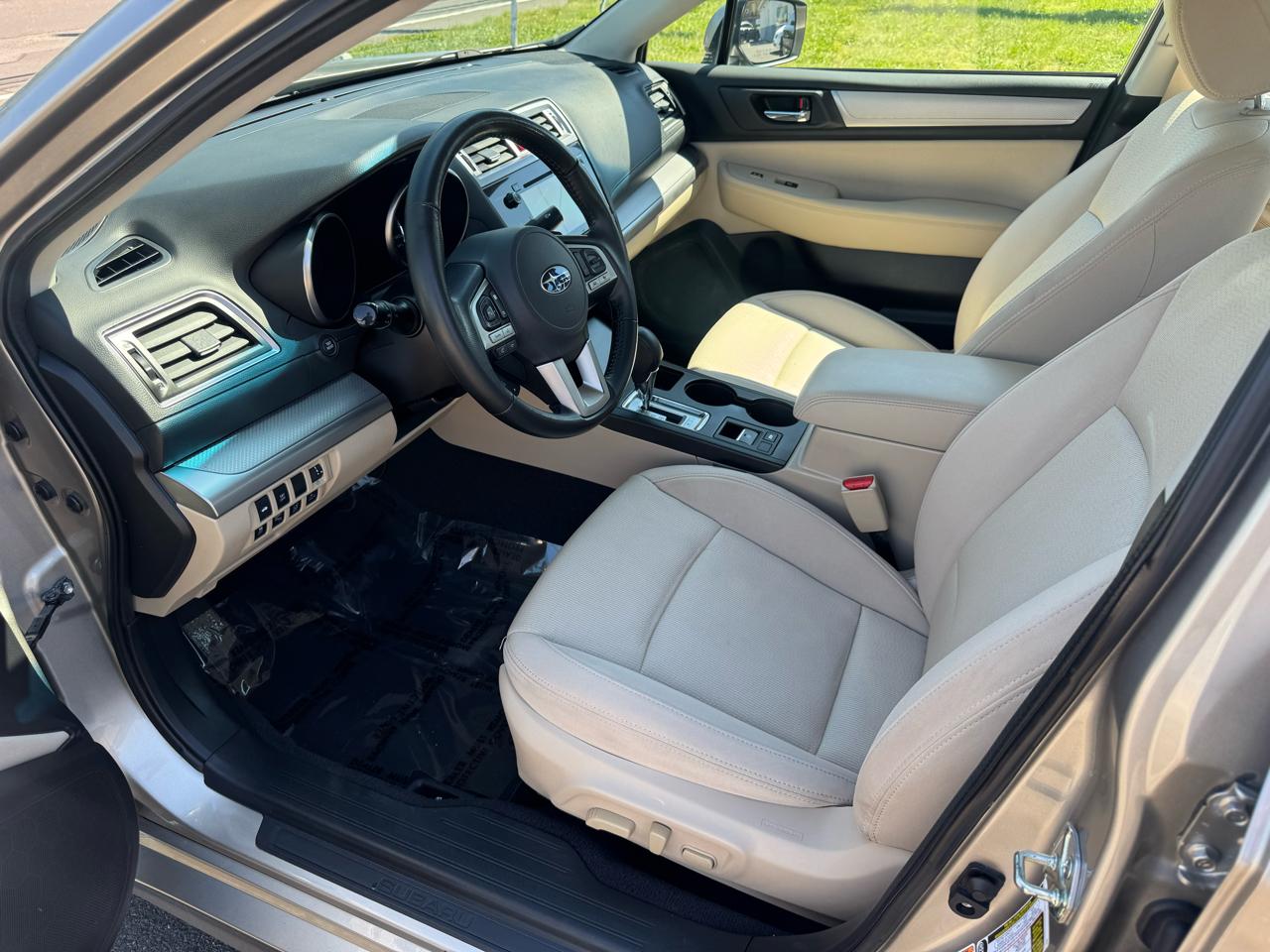 Subaru Legacy 4dr Sdn 2.5i Premium PZEV 2016