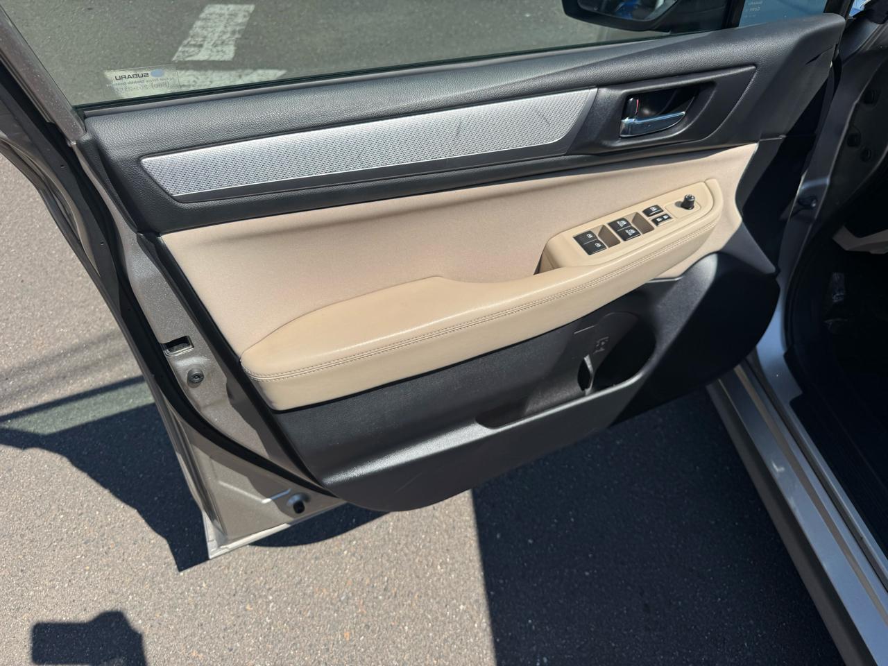 Subaru Legacy 4dr Sdn 2.5i Premium PZEV 2016