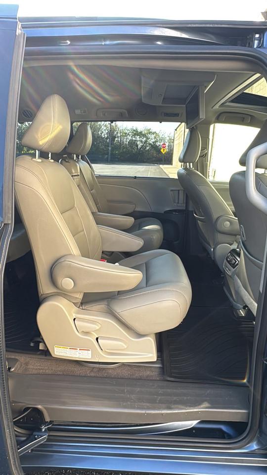 Toyota Sienna 5dr 8-Pass Van XLE Premium FWD (Natl) 2015