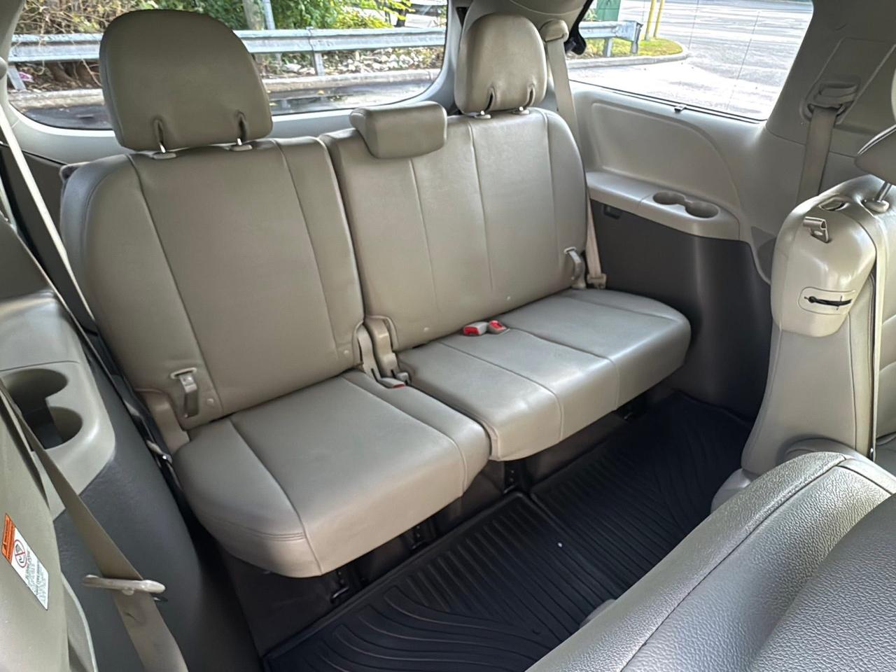 Toyota Sienna 5dr 8-Pass Van XLE Premium FWD (Natl) 2015