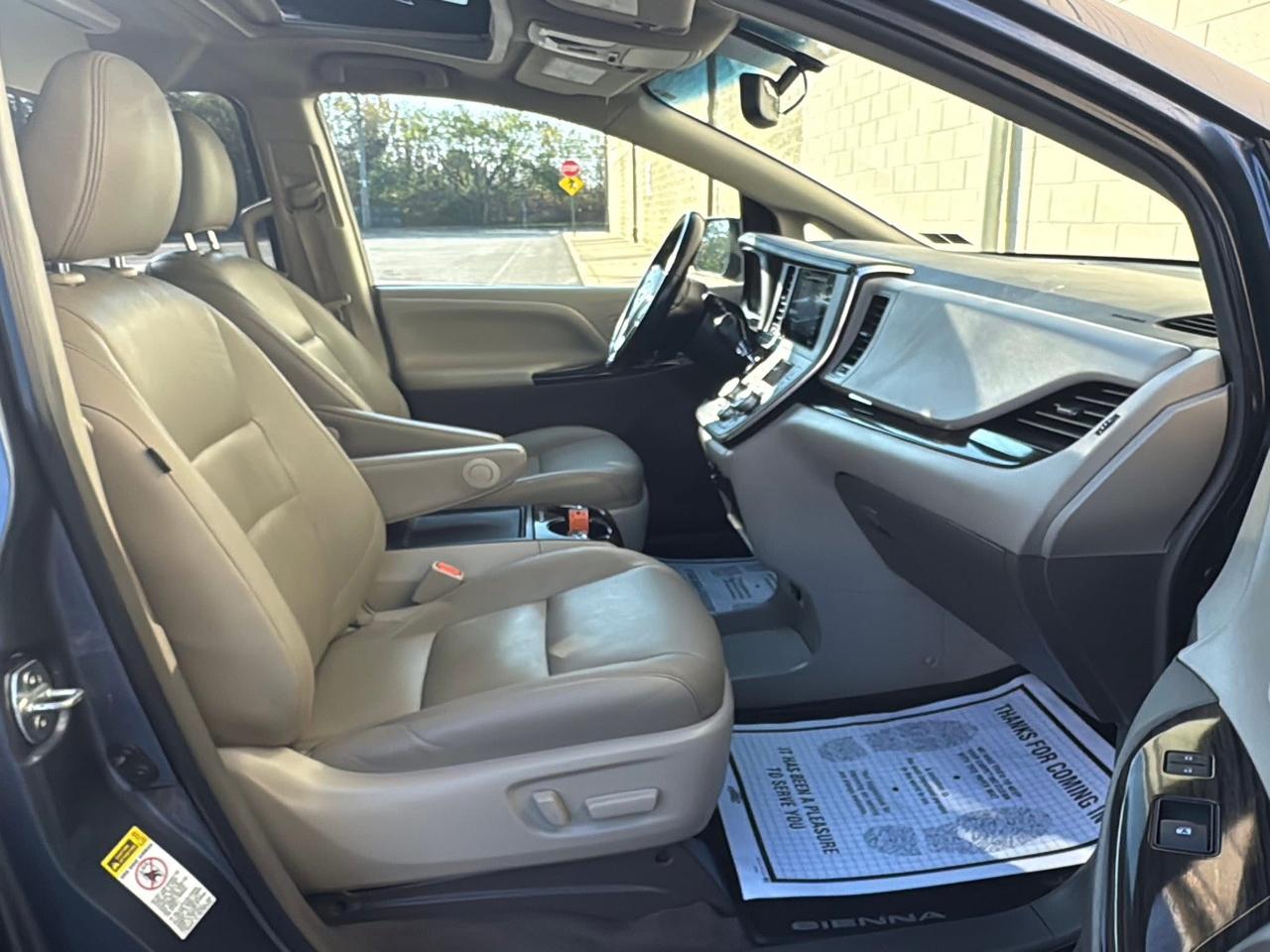 Toyota Sienna 5dr 8-Pass Van XLE Premium FWD (Natl) 2015
