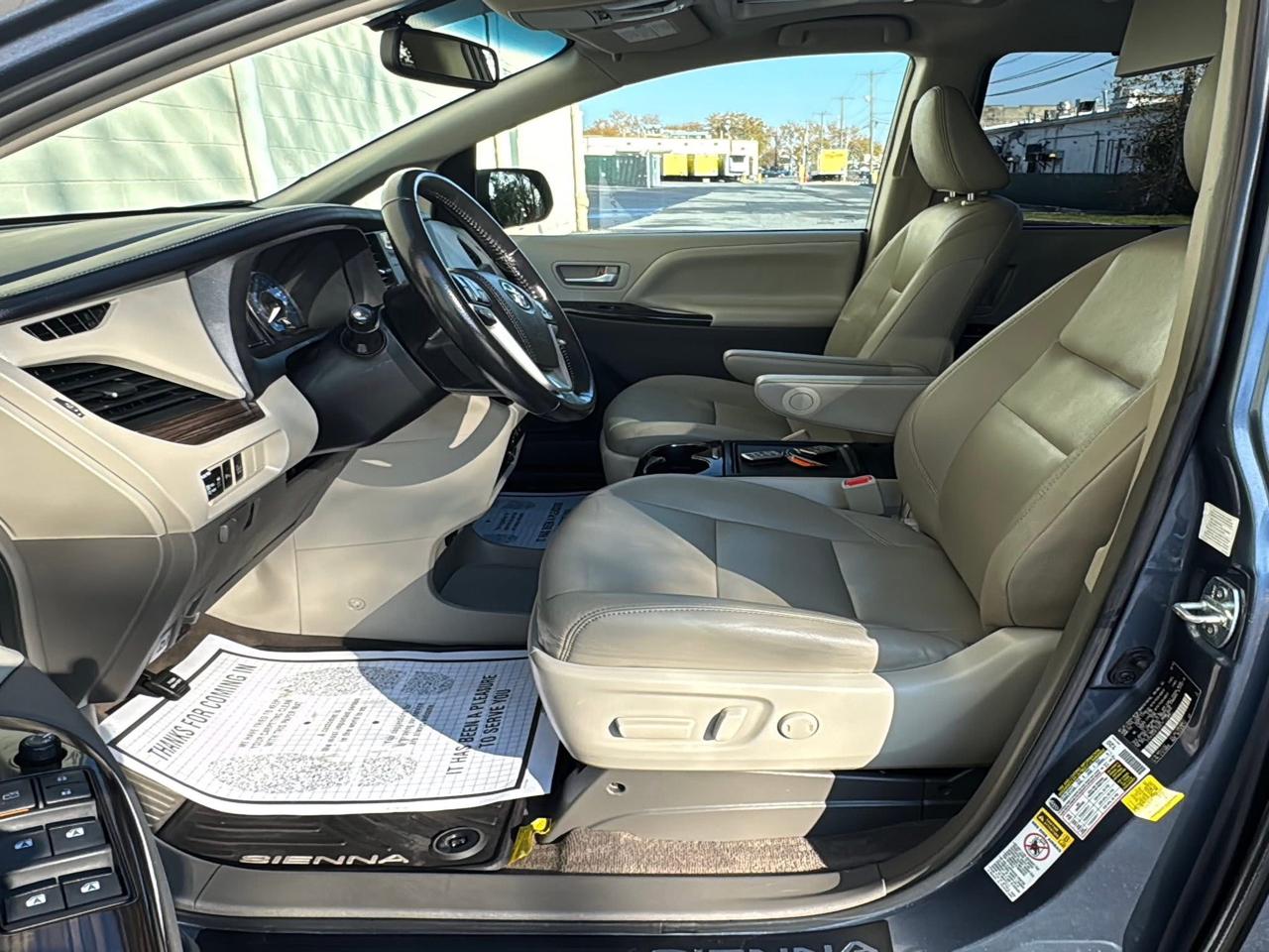 Toyota Sienna 5dr 8-Pass Van XLE Premium FWD (Natl) 2015
