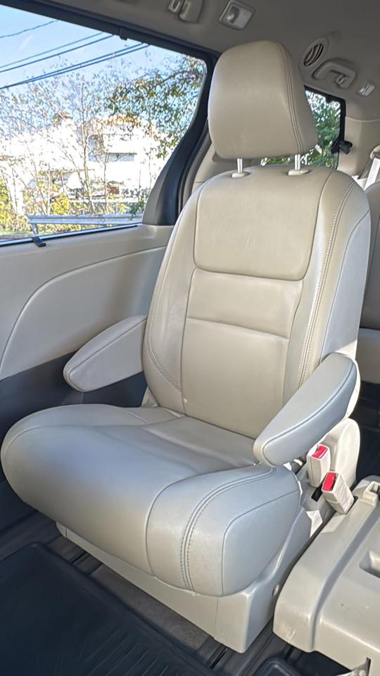 Toyota Sienna 5dr 8-Pass Van XLE Premium FWD (Natl) 2015
