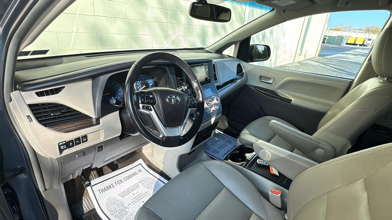 Toyota Sienna 5dr 8-Pass Van XLE Premium FWD (Natl) 2015