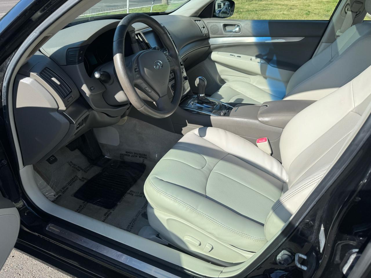 Infiniti G25 Sedan 4dr x AWD 2012