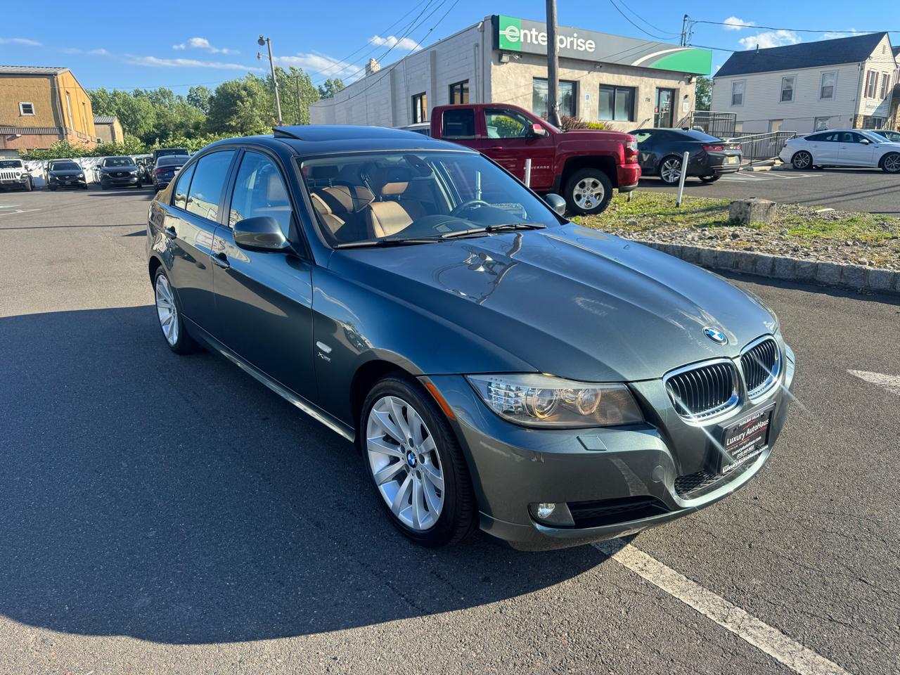 BMW 3 Series 4dr Sdn 328i xDrive AWD SULEV 2011