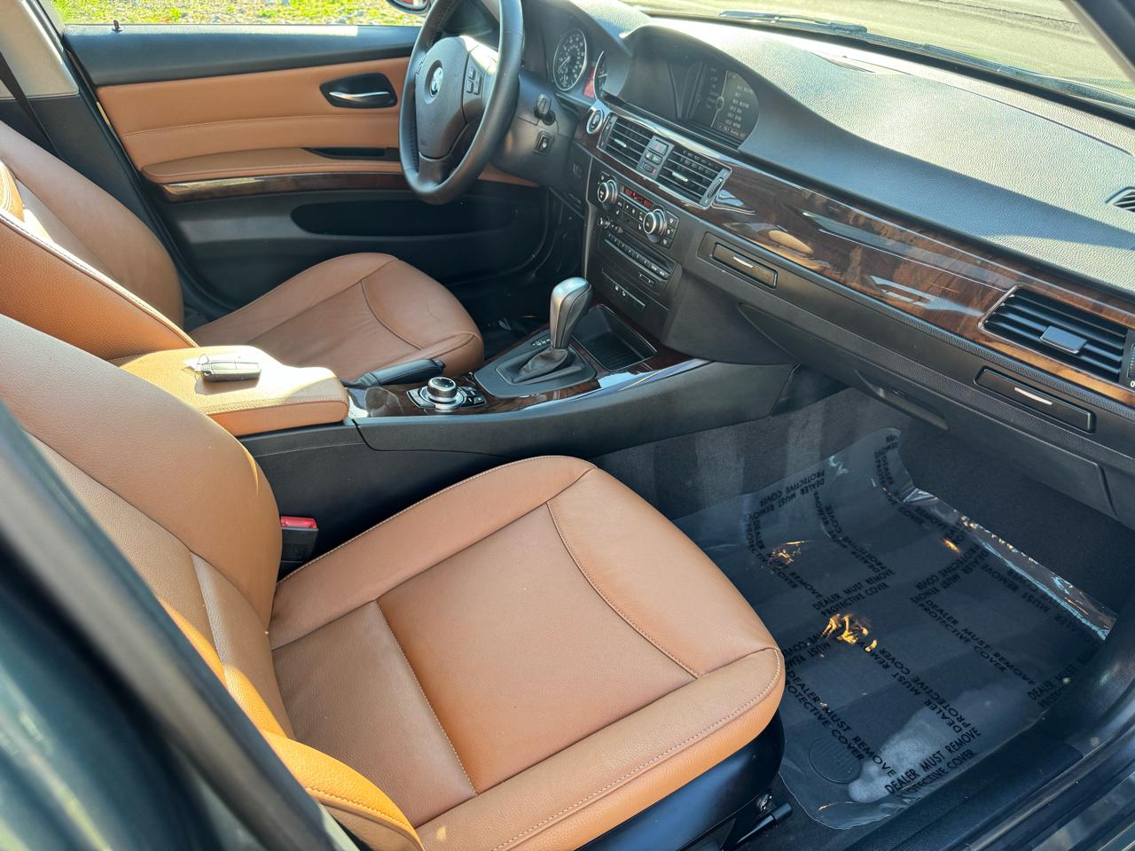 BMW 3 Series 4dr Sdn 328i xDrive AWD SULEV 2011