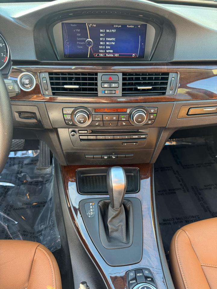 BMW 3 Series 4dr Sdn 328i xDrive AWD SULEV 2011