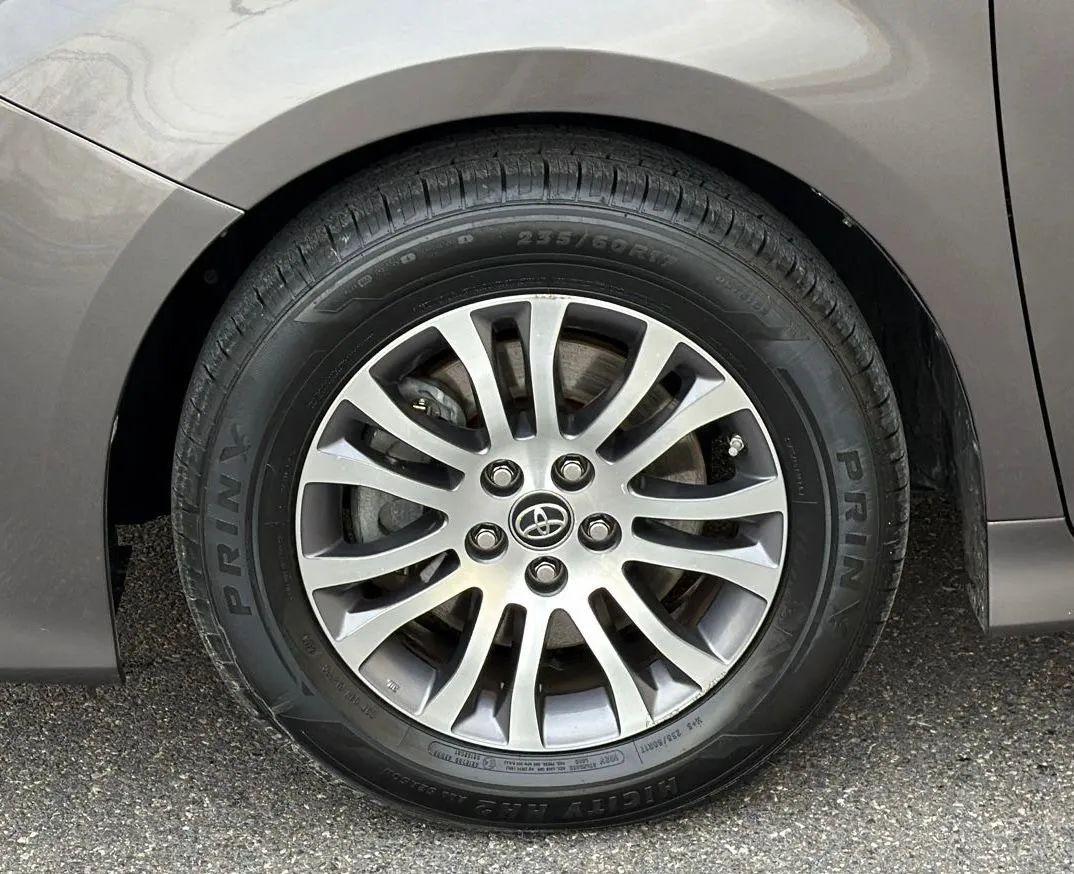 Toyota Sienna XLE Auto Access Seat FWD 7-Passenger (Natl) 2020