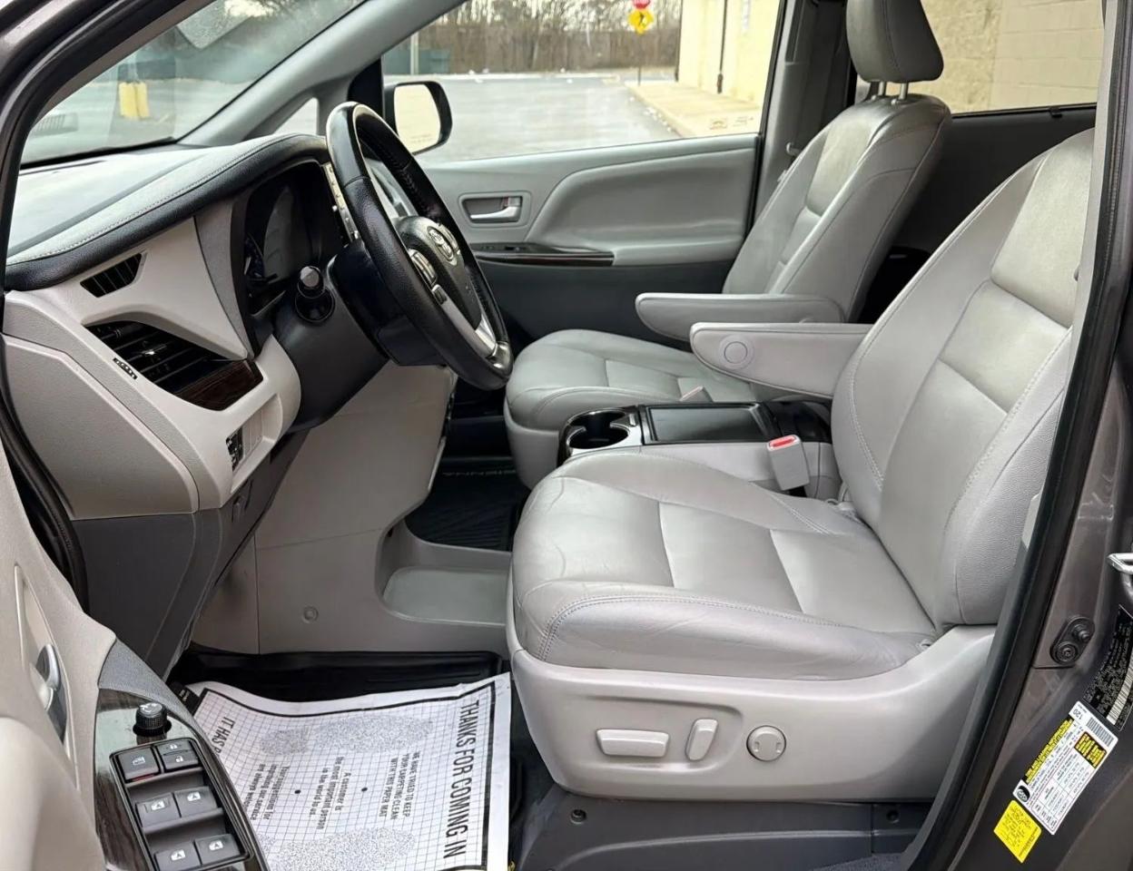 Toyota Sienna XLE Auto Access Seat FWD 7-Passenger (Natl) 2020